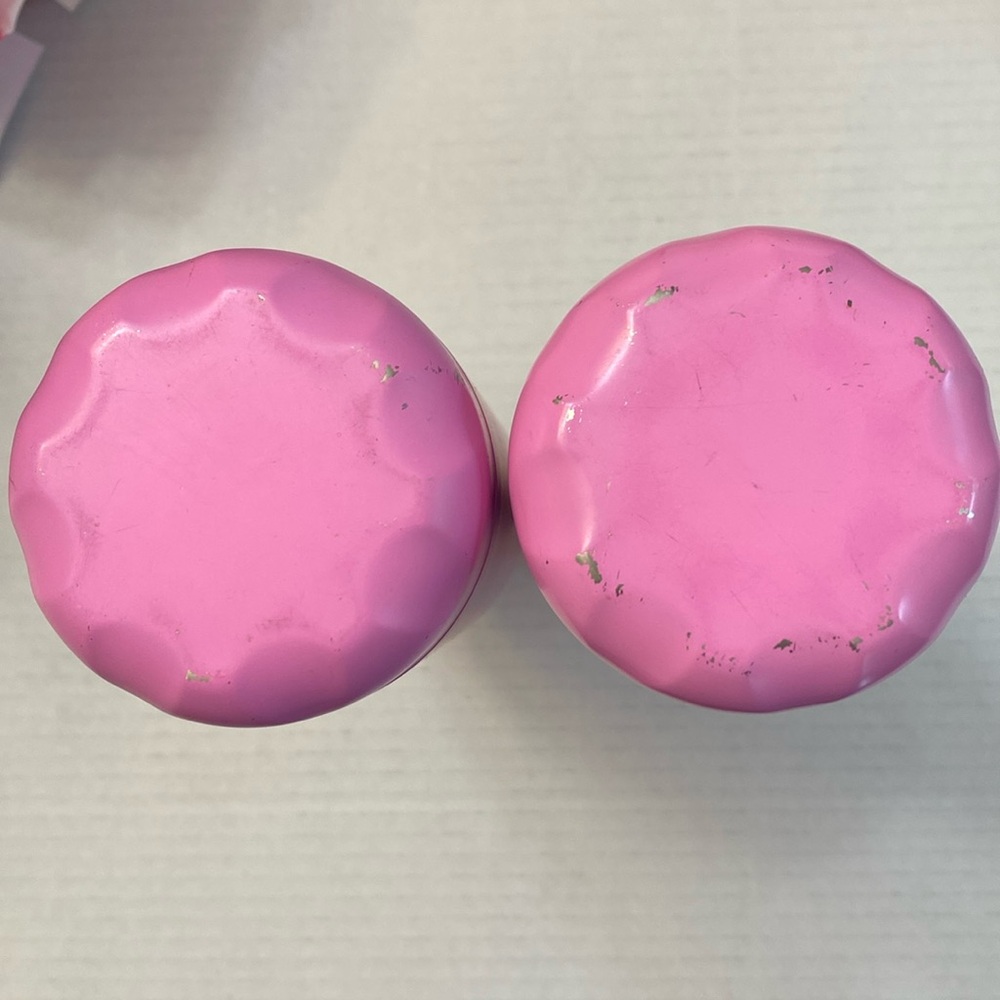 2 Victoria’s Secret Pink metal water bottles - Picture 6 of 6